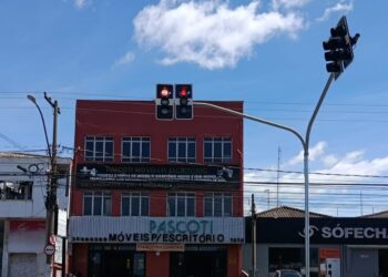 Semáforo da Avenida Campos Sales volta a funcionar após conclusão de reparos