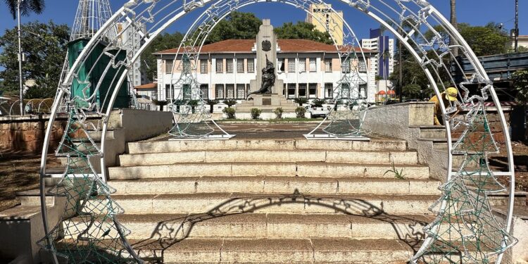 Americana inaugura decoração e abre programação de Natal nesta sexta-feira