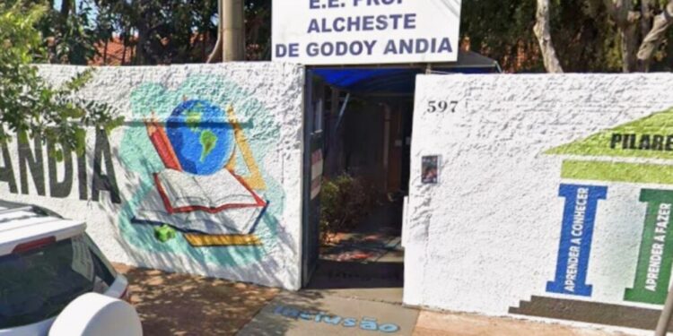 Professor é afastado após suspeita de mostrar pornografia para aluna em Santa Bárbara d’Oeste