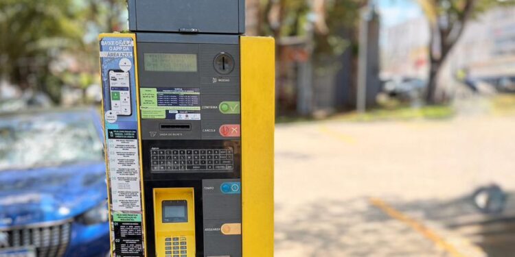 Prefeitura reforça que cobrança da Área Azul segue ativa após decisão judicial