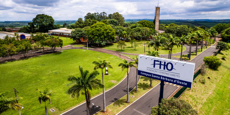 FHO em Santa Bárbara oferece 264 bolsas por mérito para cursos presenciais em 2026