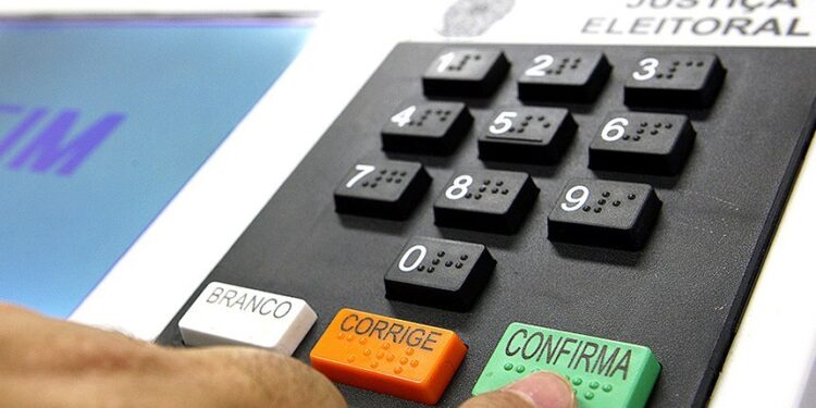 Eleitores têm até 6 de maio para atualizar dados ou mudar local de votação antes das eleições