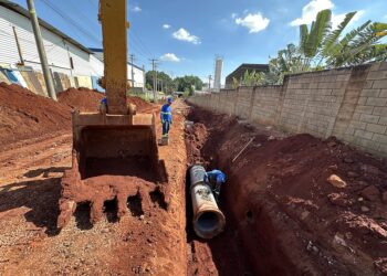 Obras de pavimentação avançam na Rua Vênus com foco em drenagem e infraestrutura