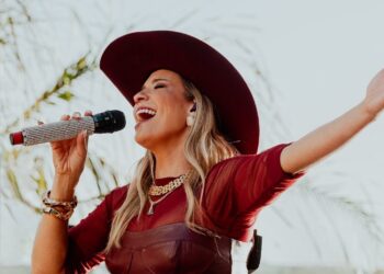 Elis Justi divulga clipe da romântica “Insônia da madrugada”