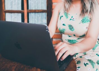 Morador de Santa Bárbara d’Oeste perde R$ 1,2 mil após cair no golpe da “falsa garota de programa”