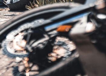 Motociclista fica ferido após colisão traseira na SP-304, em Santa Bárbara