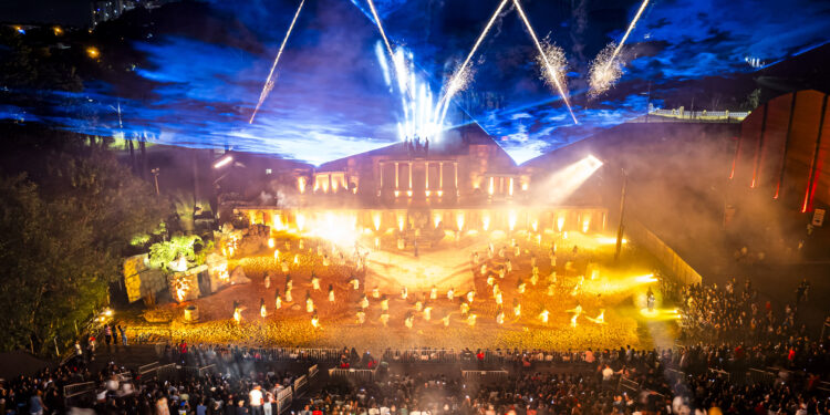Via Crucis atrai multidões, emociona público e movimenta economia em Santa Bárbara d’Oeste