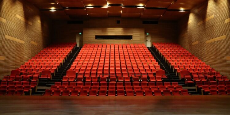 Teatro de Oficina do Estudante recebe maratona de humor, música e atrações especiais durante o mês de junho