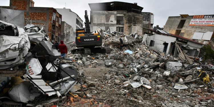 Terremoto na Venezuela somam 1.450 mortos e mais de 3.150 feridos; mais de 50 mil pessoas seguem desaparecidas