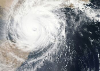 Tufão provoca evacuação de 2 milhões de pessoas no Japão e deixa Taiwan debaixo d’água