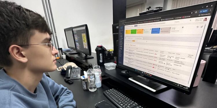 DAE de Americana abre oportunidade de estágio para universitários da área de Tecnologia