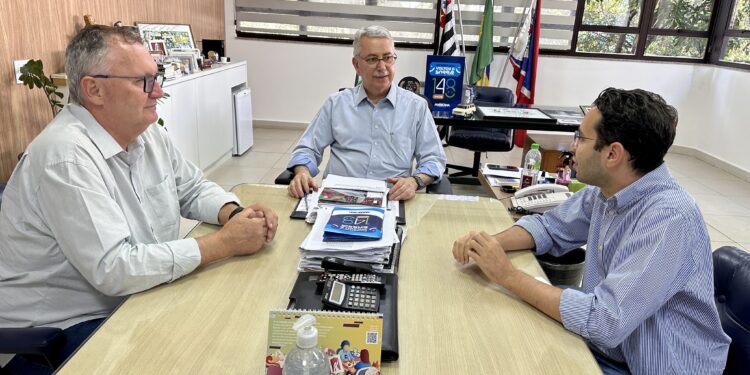 Prefeitura de Americana paga reajuste do piso nacional a 339 professores e injeta mais de R$ 117 mil na folha
