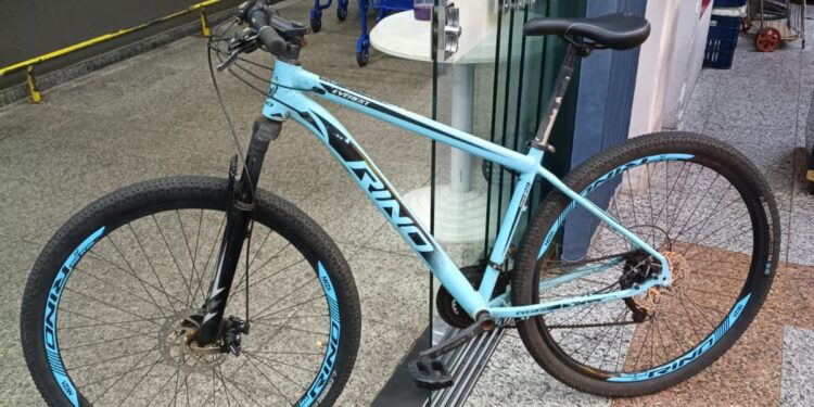 Guarda Municipal prende homem após furto de bicicleta em estacionamento de supermercado em Santa Bárbara