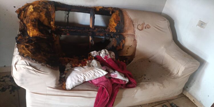 Idoso é preso após agredir e ameaçar companheira e ser suspeito de provocar incêndio em casa no Jardim Adélia