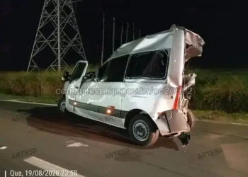 Acidente entre ônibus, carreta e utilitário deixa três feridos na Anhanguera, em Nova Odessa