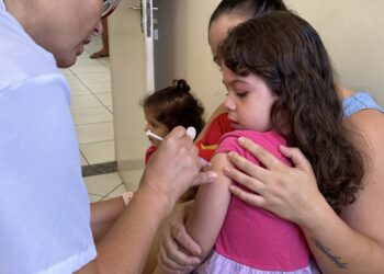 Americana amplia vacinação contra poliomielite e passa a oferecer segunda dose de reforço para crianças de 4 anos