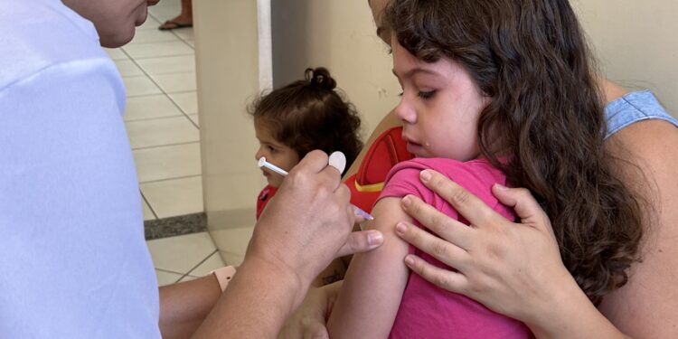 Americana amplia vacinação contra poliomielite e passa a oferecer segunda dose de reforço para crianças de 4 anos