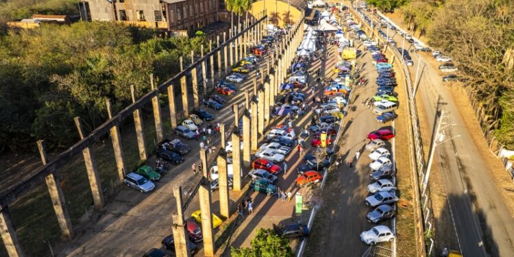12º Encontro de Veículos Antigos reúne carros clássicos, shows e atrações neste fim de semana em Santa Bárbara