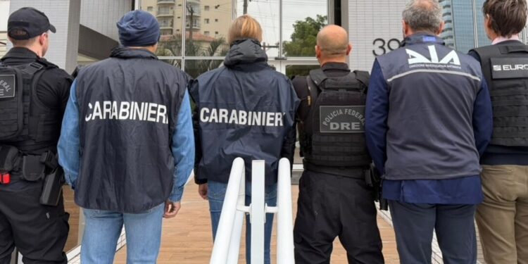 Americana é alvo de operação da PF contra máfia italiana e tráfico internacional