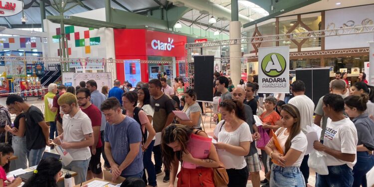 Feira do Emprego no Tivoli terá mais de 500 vagas e participação de 40 empresas na próxima terça-feira